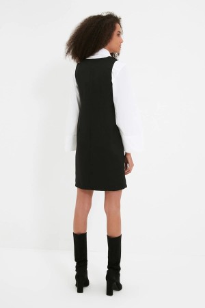 Black Belt Detailed Dress